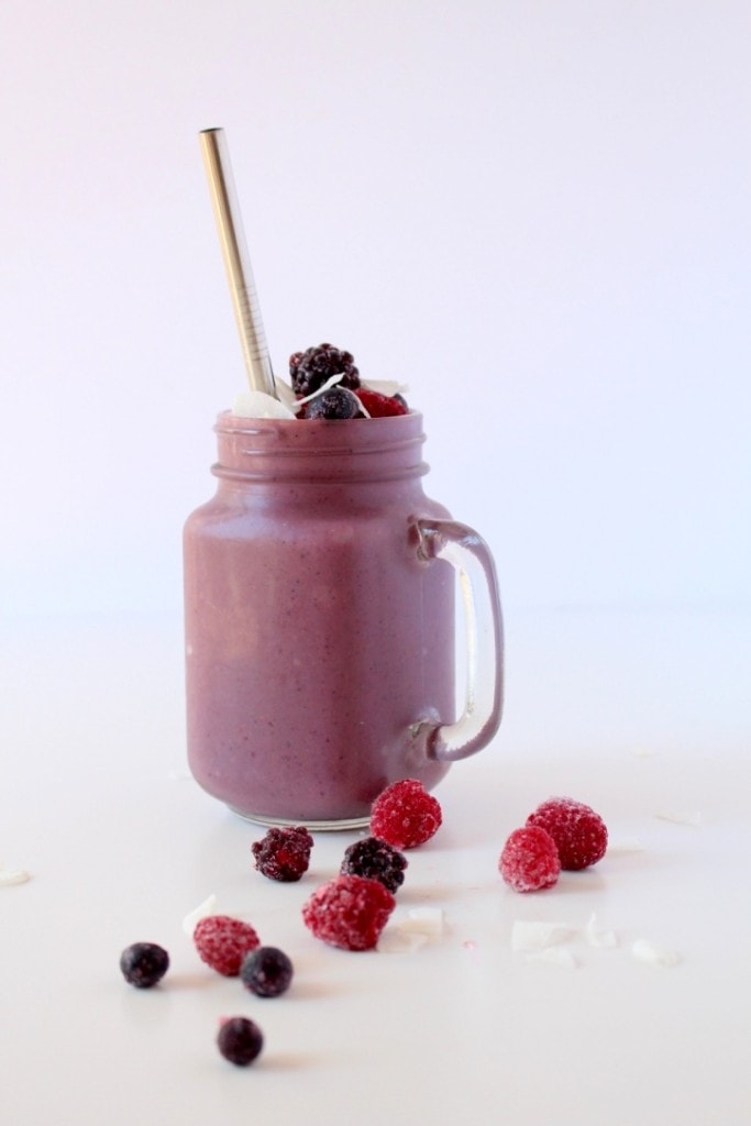 mixed berry smoothie