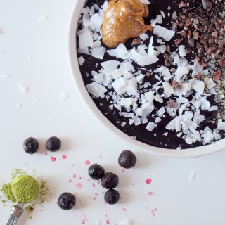Blueberry Coconut Matcha Smoothie Bowl