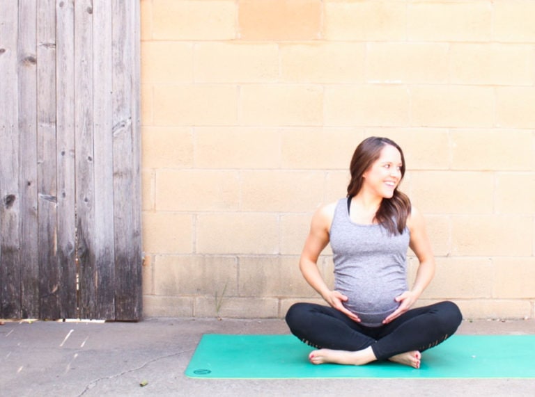 5 ways to relieve foot & back pain during pregnancy