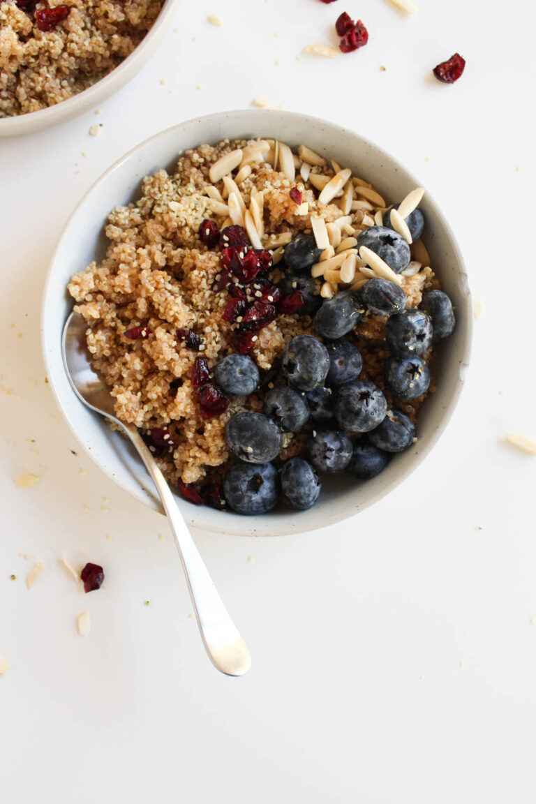 Superfood Quinoa Breakfast Bowl