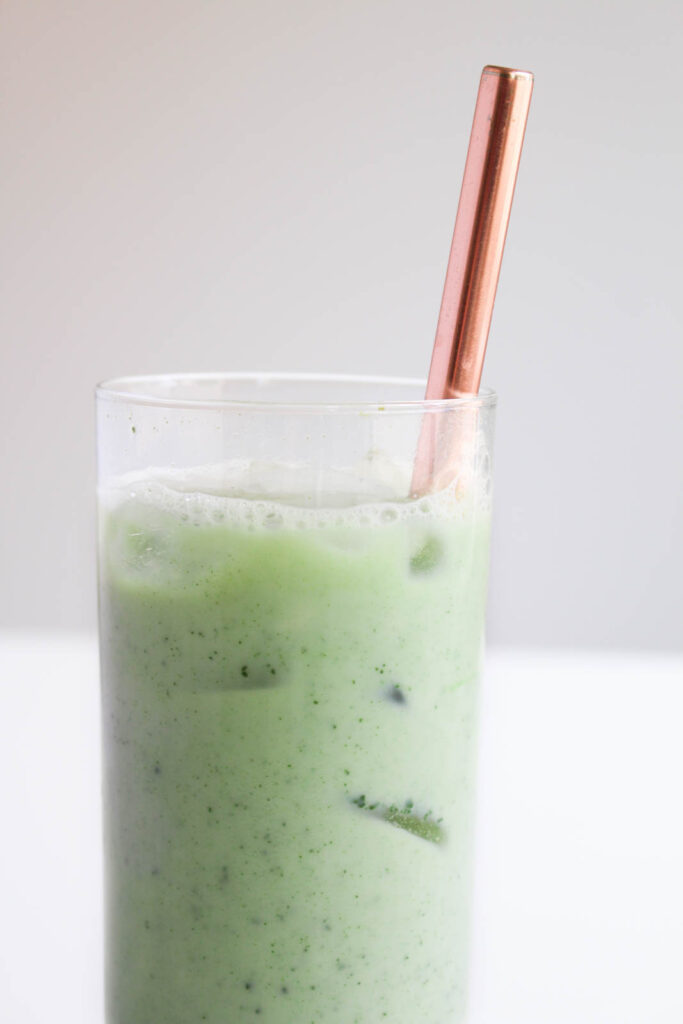 Blender Iced Matcha Latte - The Hint of Rosemary